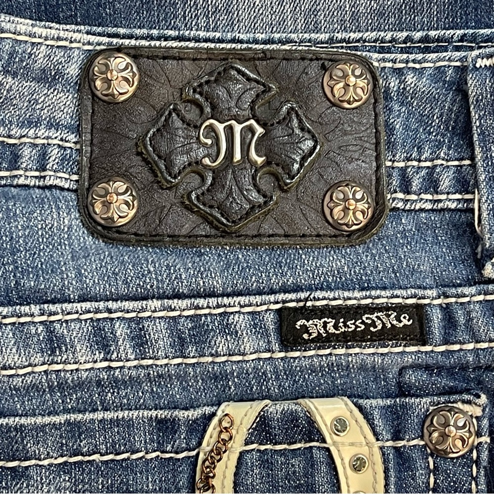 Miss Me Women's Straight Leg Bootcut Blue Jeans - Picture 9 of 10